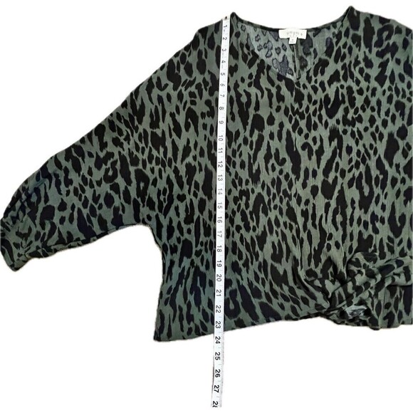 Umgee Dolman Sleeve Green & Black Animal Print V-Neck Top With Waist Tie Size XL - Picture 6 of 8